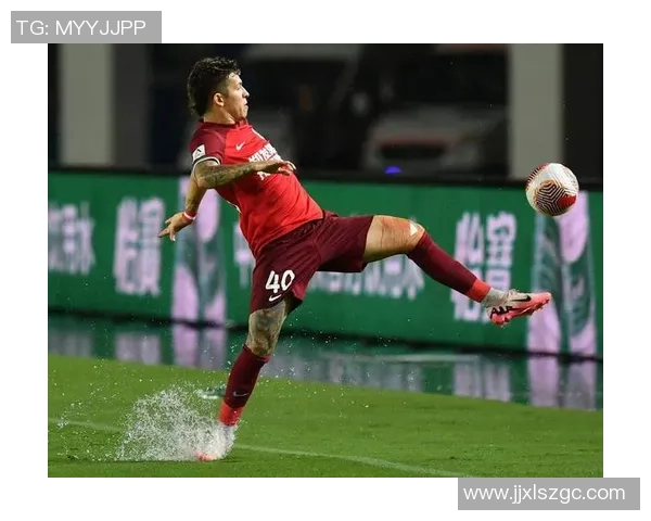 免费足球APP畅享球星资讯直播数据一站式服务平台